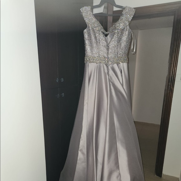Jovani gown size 8 - Picture 4 of 7